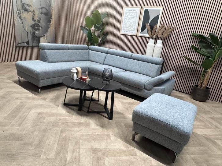 ZGAN Montel Urban Hoekbank met Hocker - Grijs - 270 x 210, Huis en Inrichting, Banken | Bankstellen, Zo goed als nieuw, Hoekbank