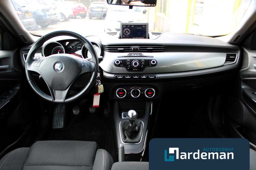 Alfa Romeo Giulietta 1.4 T 170PK Distinctive Clima Navi, Auto's, Voorwielaandrijving, Euro 5, Stof, Gebruikt