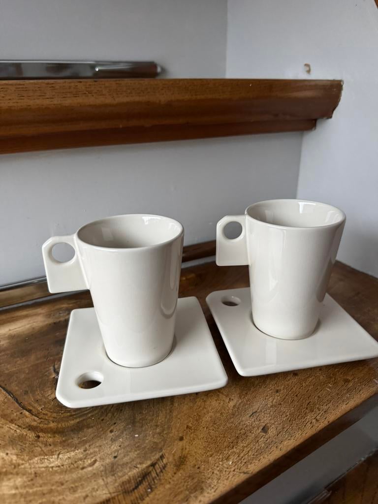 2x Royal Boch Kop met schotel, Ophalen of Verzenden, Zo goed als nieuw, Overige stijlen, Kop(pen) en/of Schotel(s)