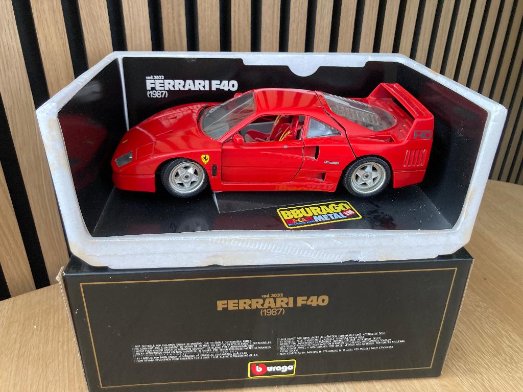 rode Bburago Ferrari F40  (1987) cod.3032, Ophalen, Nieuw, Auto, Bburago
