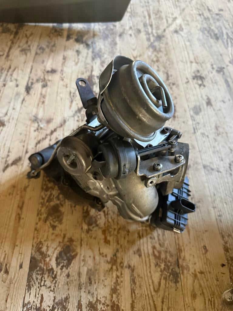 BMW 550D Grote en Middel Turbo - Nieuwstaat, Auto-onderdelen, Motor en Toebehoren, Ophalen, Nieuw, BMW