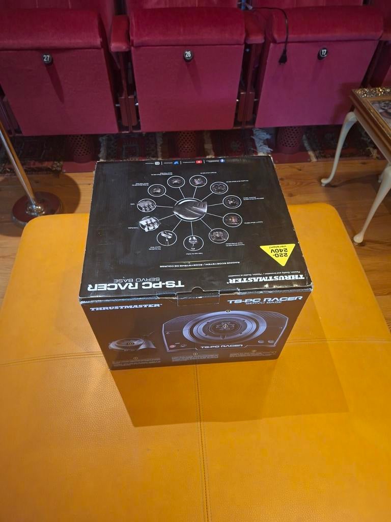 Thrustmaster TS-PC racer servo base. T300 upgrade., Ophalen of Verzenden, Zo goed als nieuw