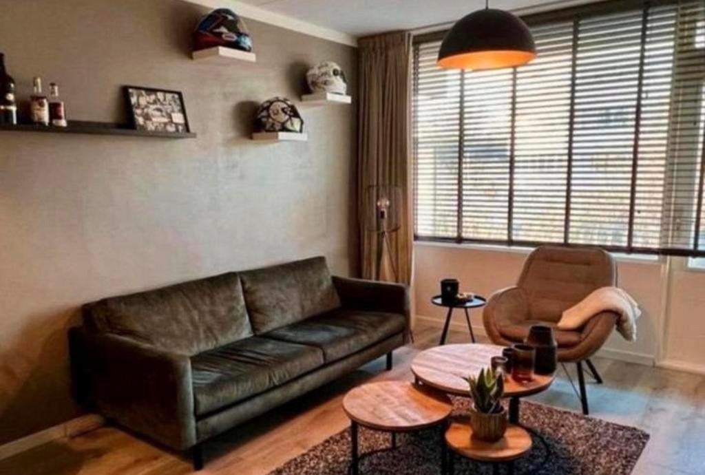 Bank Troubadour interieurs, Ophalen, Zo goed als nieuw