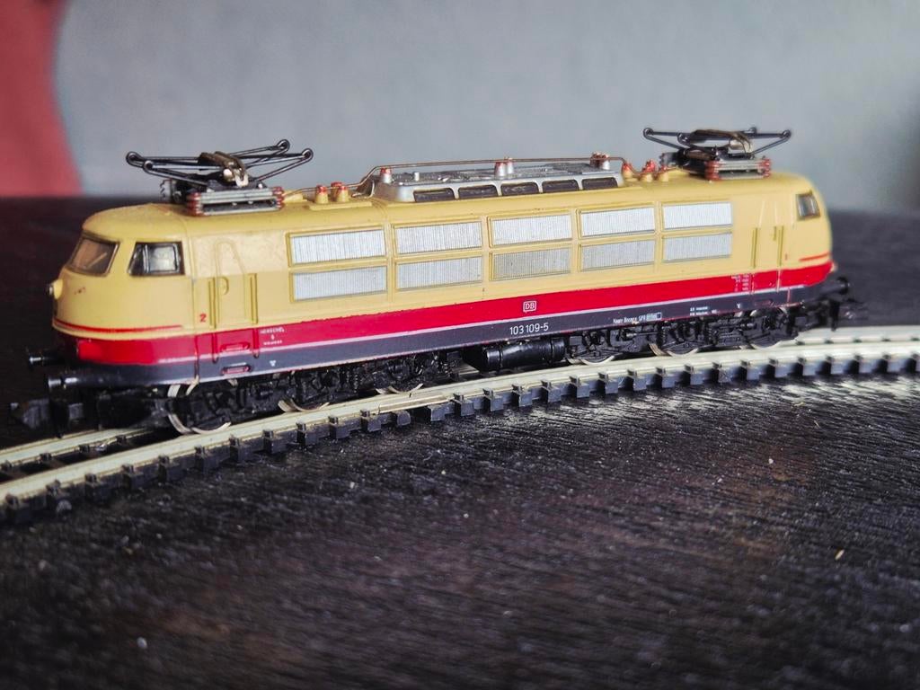 Arnold E-loc BR-103 109-5 TEE DB N-spoor, Hobby en Vrije tijd, Modeltreinen | N-Spoor, Arnold, Gebruikt, Ophalen of Verzenden