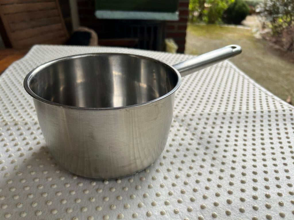 t.k.Sola RVS steelpan 16cm INDUCTIE, Ophalen, Zo goed als nieuw, Rvs, Kookpan of Snelkookpan