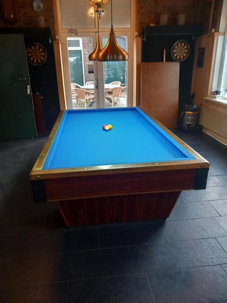 Verwarmd wedstrijd biljart, Ophalen, Gebruikt, Biljarttafel