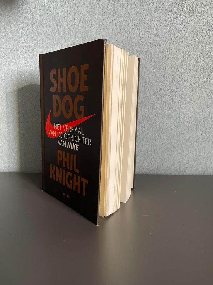 Phil Knight - Shoe Dog, Boeken, Overige Boeken, Gelezen, Verzenden