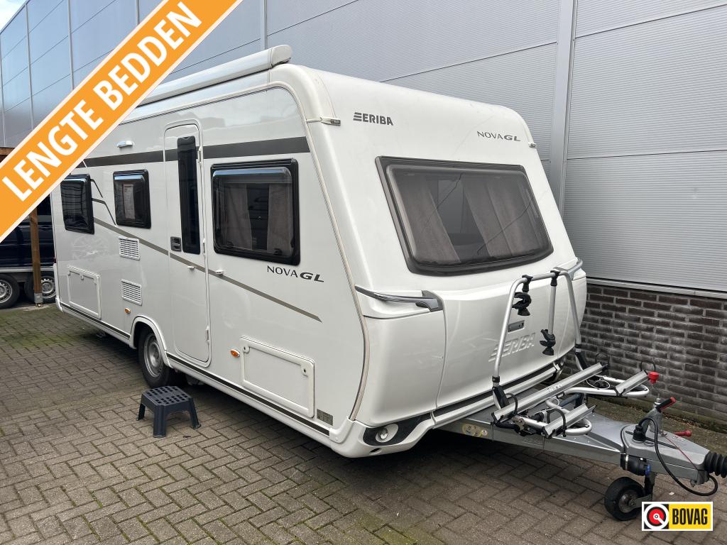 Eriba Nova 495 GL 2017 APARTE BEDDEN, ZEER COMPLEET, Caravans en Kamperen, Caravans, Bedrijf, tot en met 4, 1250 - 1500 kg, Eriba