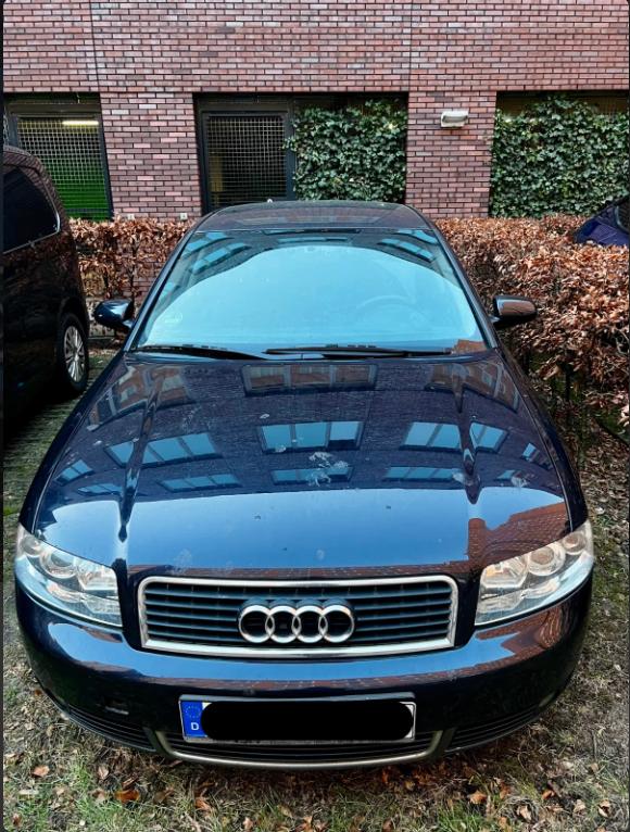 Audi A4 B6 for sale as a project car, Auto's, Voorwielaandrijving, Zwart, Blauw, A4