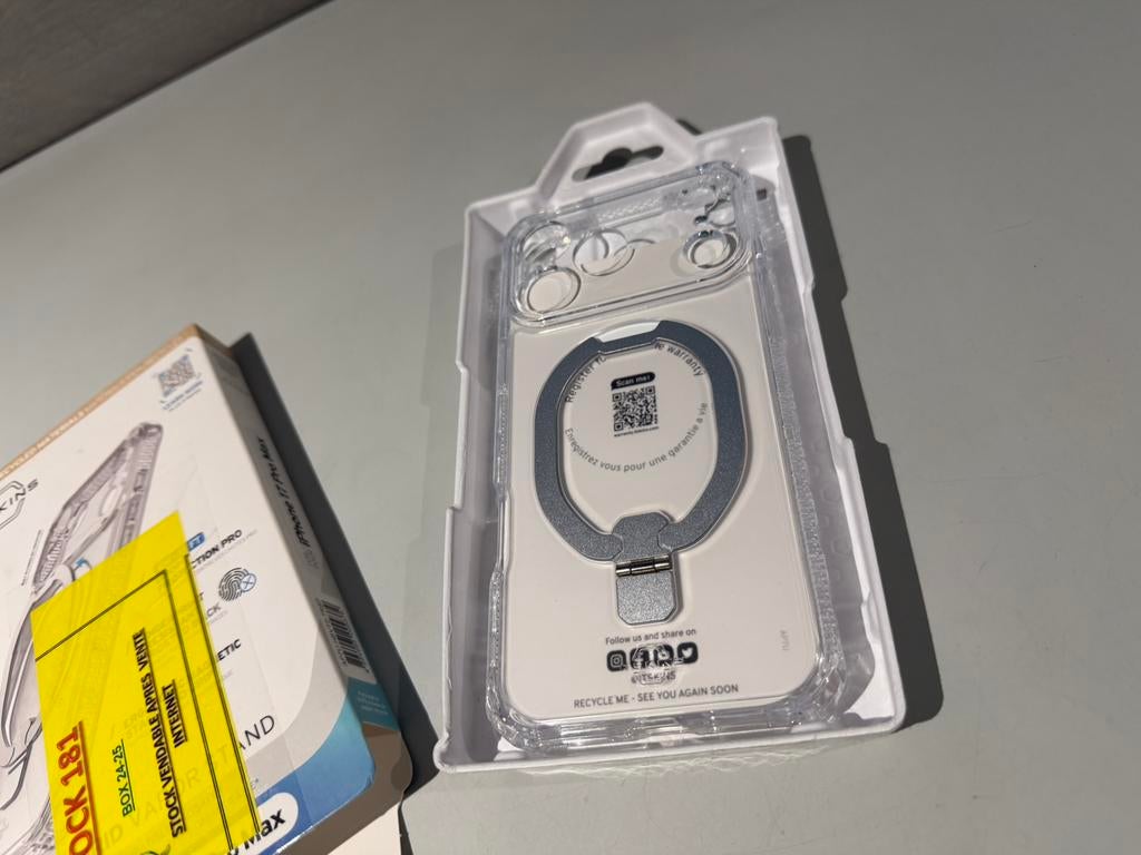 ESR Classic Hybrid MagSafe iPhone 17 Pro Max Hoesje Stand, Overige typen, Ophalen of Verzenden, Zo goed als nieuw, Nvt