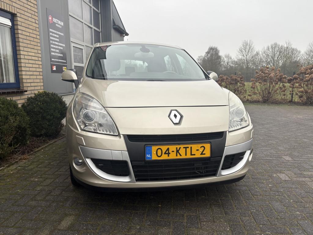 Renault Scénic 2.0 Privilege CAMERA-STOELVERWRMNG-TREKHAAK-, Navigatiesysteem, Gebruikt, 4 cilinders, Beige