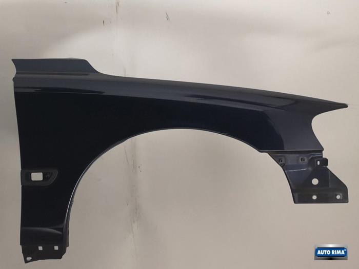 Scherm rechts-voor van een Volvo V70 (417), Gebruikt, -, -, Ophalen of Verzenden