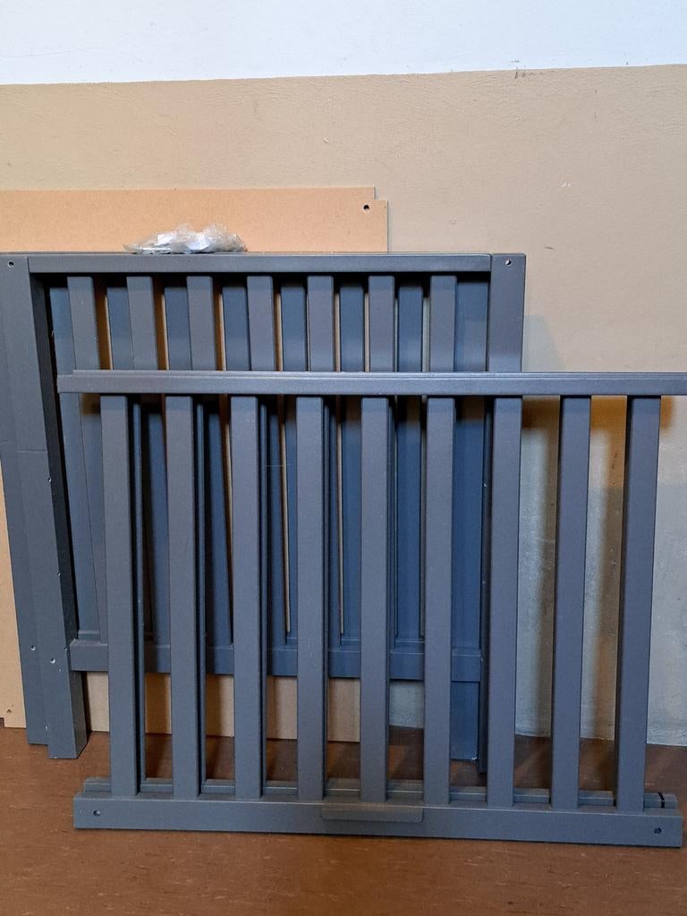 THE WOOD FACTORY BOX. Kleur: antraciet., Ophalen, In hoogte verstelbaar