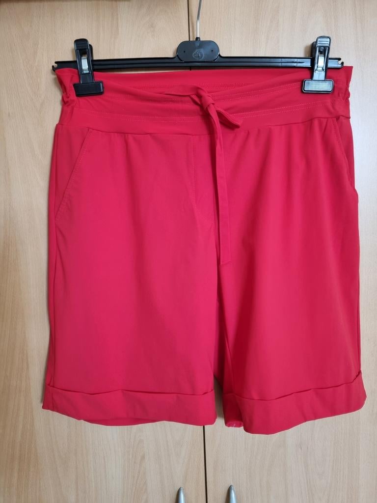 Rode Bermuda van Studio Anneloes. Maat M. Zgan, Maat 38/40 (M), Studio Anneloes, Kort, Ophalen of Verzenden