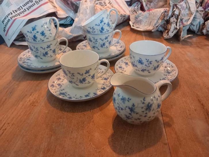 Arzberg servies blauwe Bloemetjes., Huis en Inrichting, Keuken | Servies, Zo goed als nieuw, Kop(pen) en/of Schotel(s), Overige stijlen