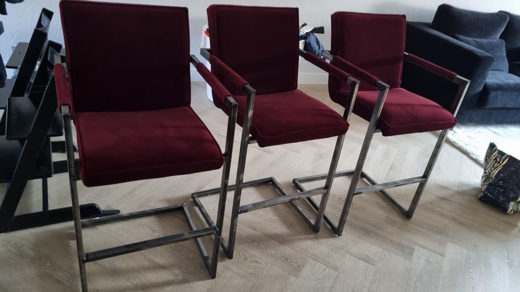 3 barkrukken met rode zitting, Ophalen of Verzenden