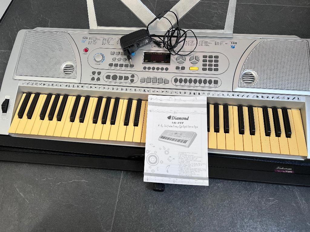 Keyboard Diamond + cursus (96 lessen) – compleet pakket, Ophalen, Zo goed als nieuw, 61 toetsen, Overige merken