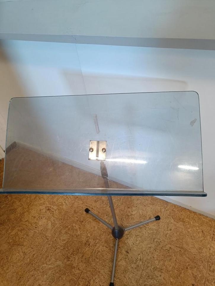 Muziekstandaard met kunststof blad i.p.v. hout., Muziek en Instrumenten, Standaards, Gebruikt, Muziekstandaard, Ophalen