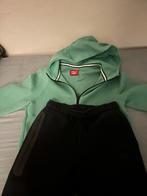 Nike tech pak mintgroene vest zwarte broek, Ophalen of Verzenden, Zo goed als nieuw, Zwart