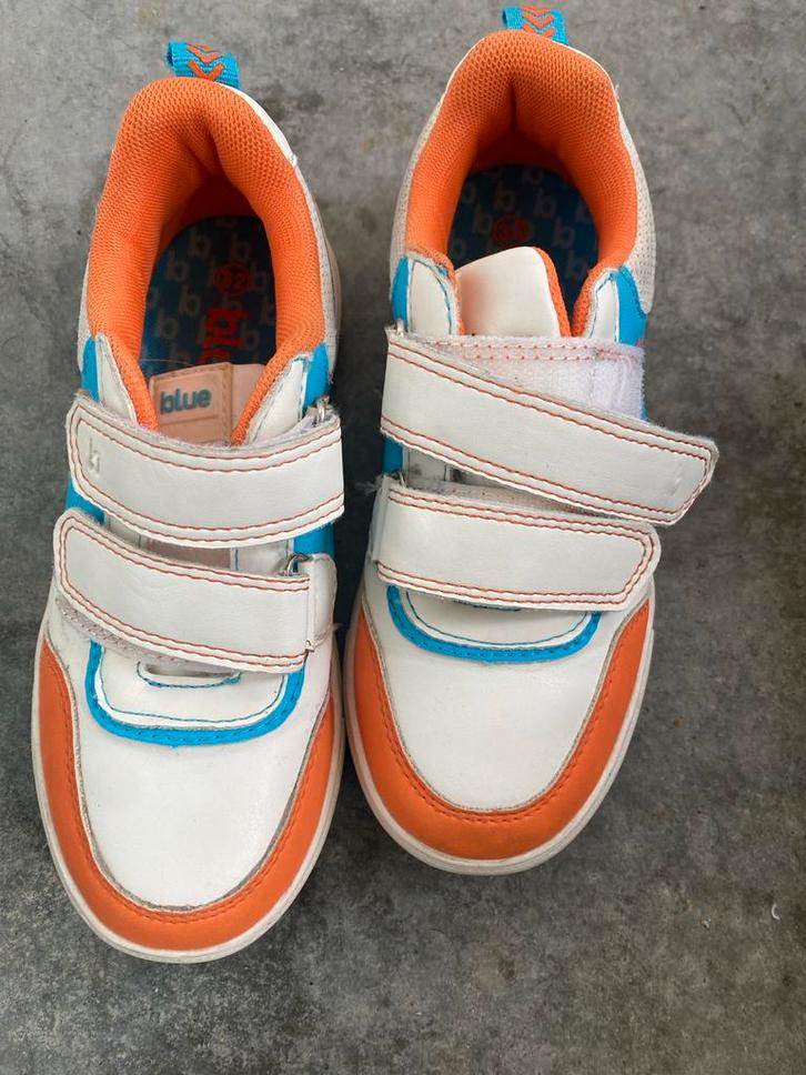 Leuke sneakers met klitteband , maat 32, Kinderen en Baby's, Kinderkleding | Schoenen en Sokken, Gebruikt, Sportschoenen, Jongen of Meisje