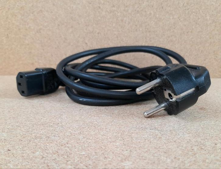 Stroomkabel C13 naar Schuko - Zwart, Computers en Software, Pc- en Netwerkkabels, Zo goed als nieuw, Ophalen of Verzenden