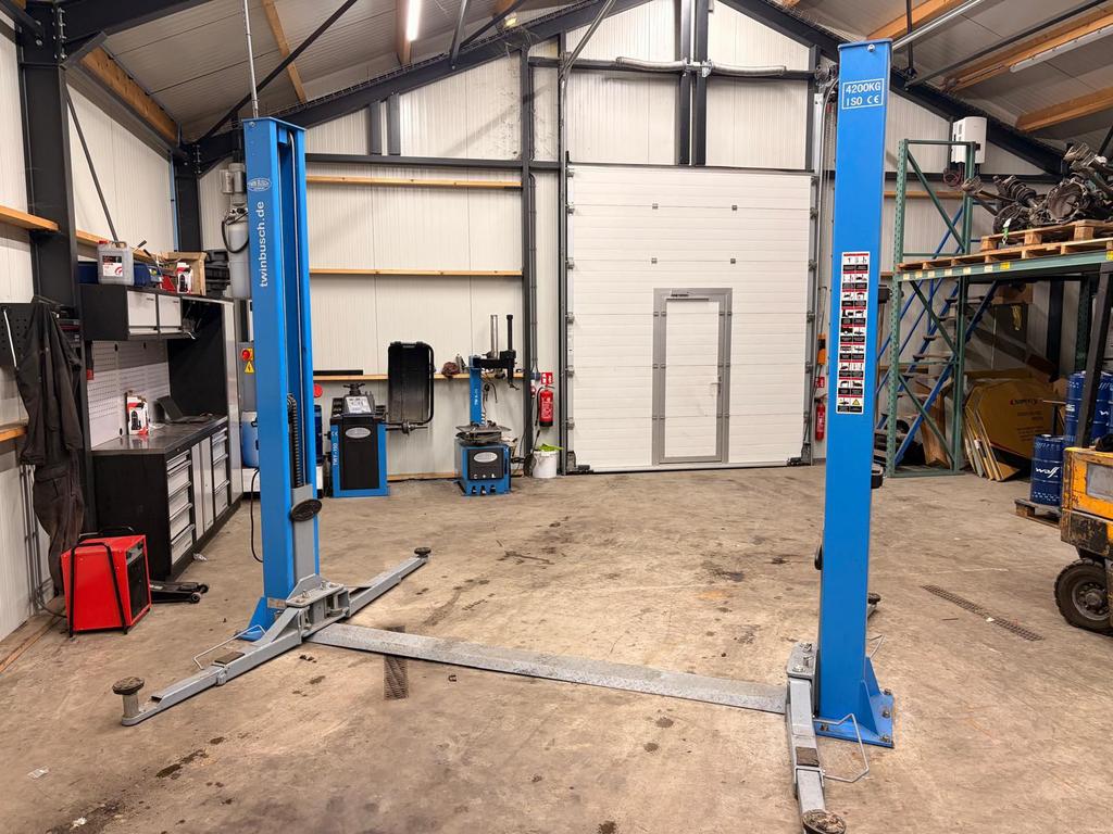 Twin Busch TW242E-230 brug, hefbrug tweekoloms, Ophalen, Gebruikt