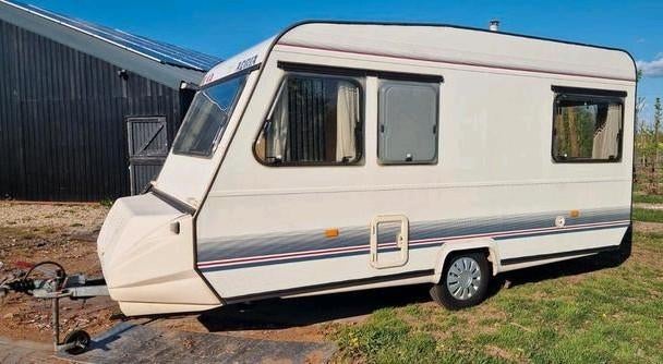 Mooie Adria caravan, in z.g.st met voortent/luifel! Tot4pers, Rondzit, Luifel, Particulier, Adria