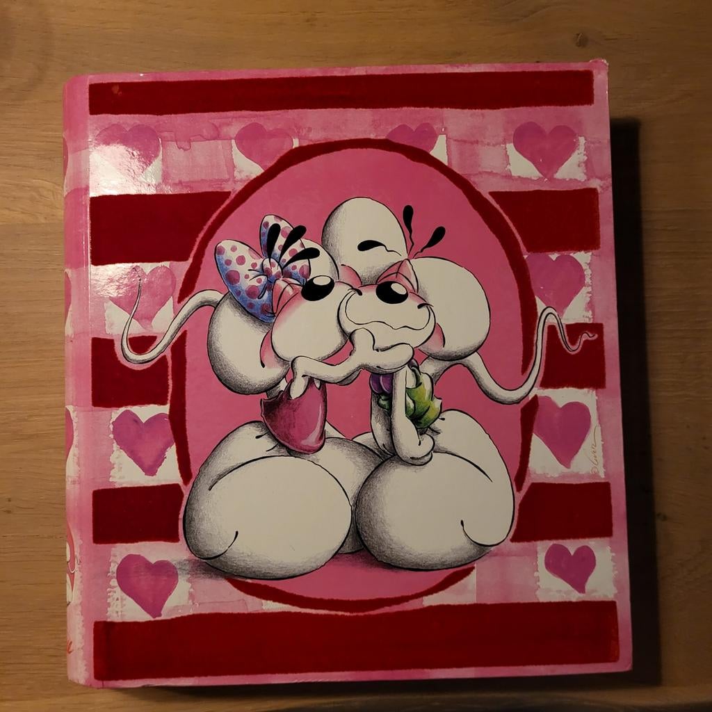 Rijk gevulde Diddl map inc. unieke items!, Verzamelen, Ophalen of Verzenden, Verschillende figuren, Zo goed als nieuw, Papier, Kaart of Schrift