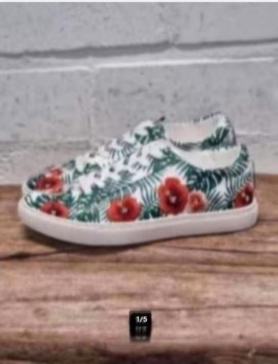 Kenneth Cole - Prachtige sneakers maat 36 - Nieuw €120, Kleding | Dames, Schoenen, Nieuw, Sneakers of Gympen, Wit, Ophalen of Verzenden