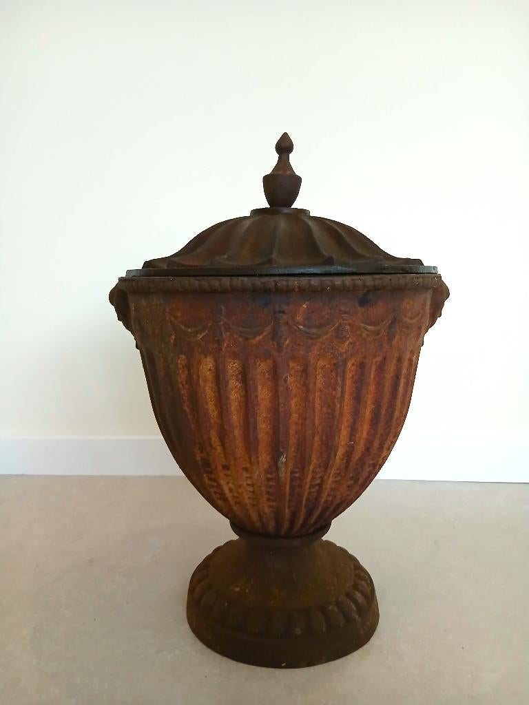 Grote Gietijzeren tuinbokaal met deksel 50 x 33 cm - 18 Kg, Tuin en Terras, Tuinvazen, Ophalen, Gebruikt