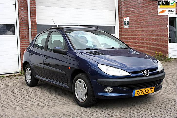 Peugeot 206 1.4 Gentry - AIRCO - 5 deurs - Distributie verv., Auto's, Peugeot, Bedrijf, Te koop, Airbags, Airconditioning, Centrale vergrendeling