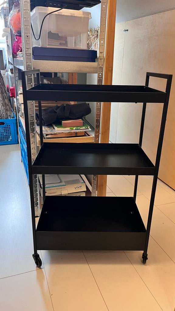 Zwart rolkarretje NISSFORS 50.5x30x83 cm, Ophalen, Zo goed als nieuw