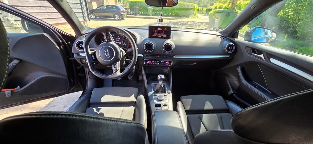 GERESERVEERD Audi A3 1.6 TDI 77KW Sportback 2013 Zwart, Auto's, Audi, Voorwielaandrijving, Zwart, 4 cilinders, Leder en Stof