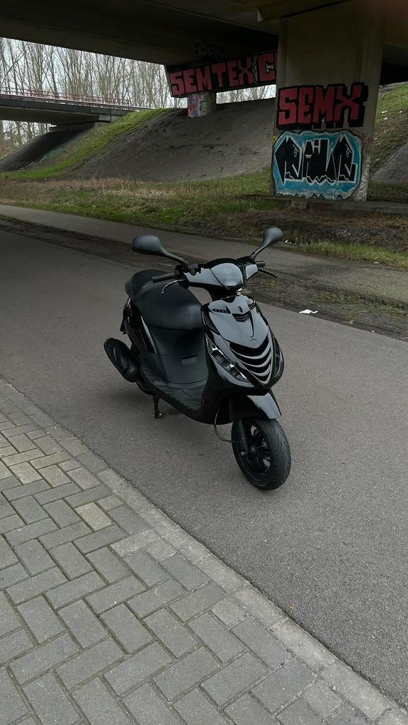 Piaggio zip, Fietsen en Brommers, Scooters | Piaggio, Zo goed als nieuw, Zip, Benzine, Ophalen