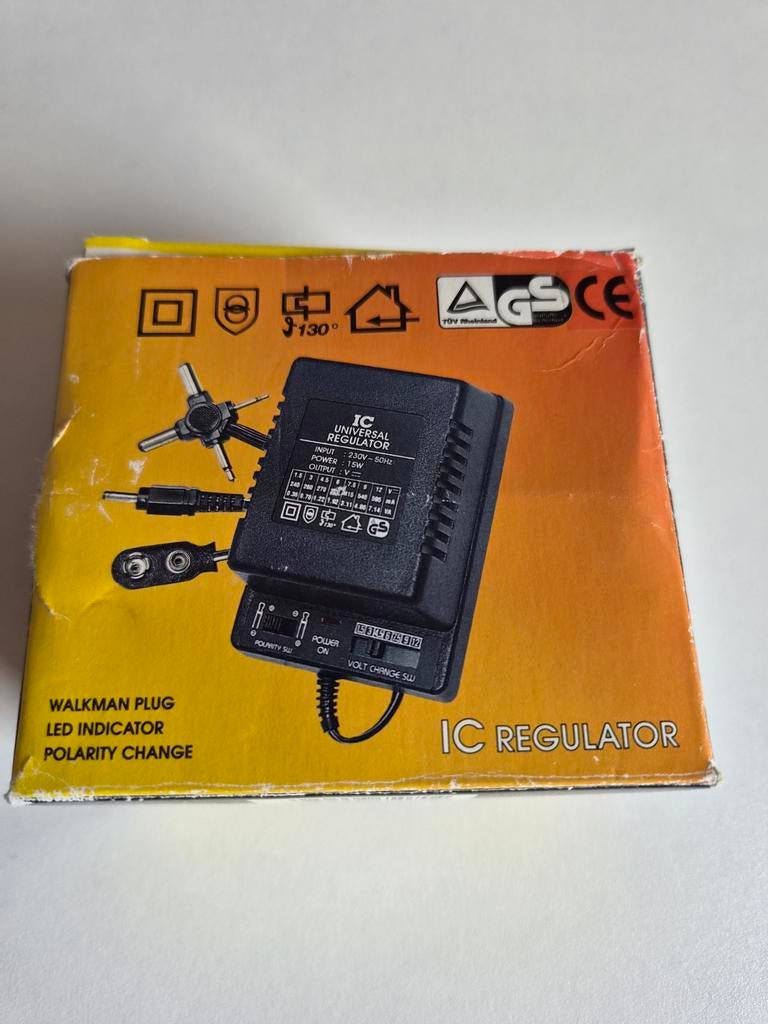 Universele IC Regulator Adapter met Meerdere Pluggen, Audio, Tv en Foto, Opladers, Ophalen of Verzenden, Gebruikt