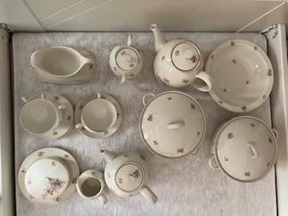 Engels servies ZGAN, Huis en Inrichting, Keuken | Servies, Ophalen of Verzenden, Zo goed als nieuw, Porselein, Overige stijlen
