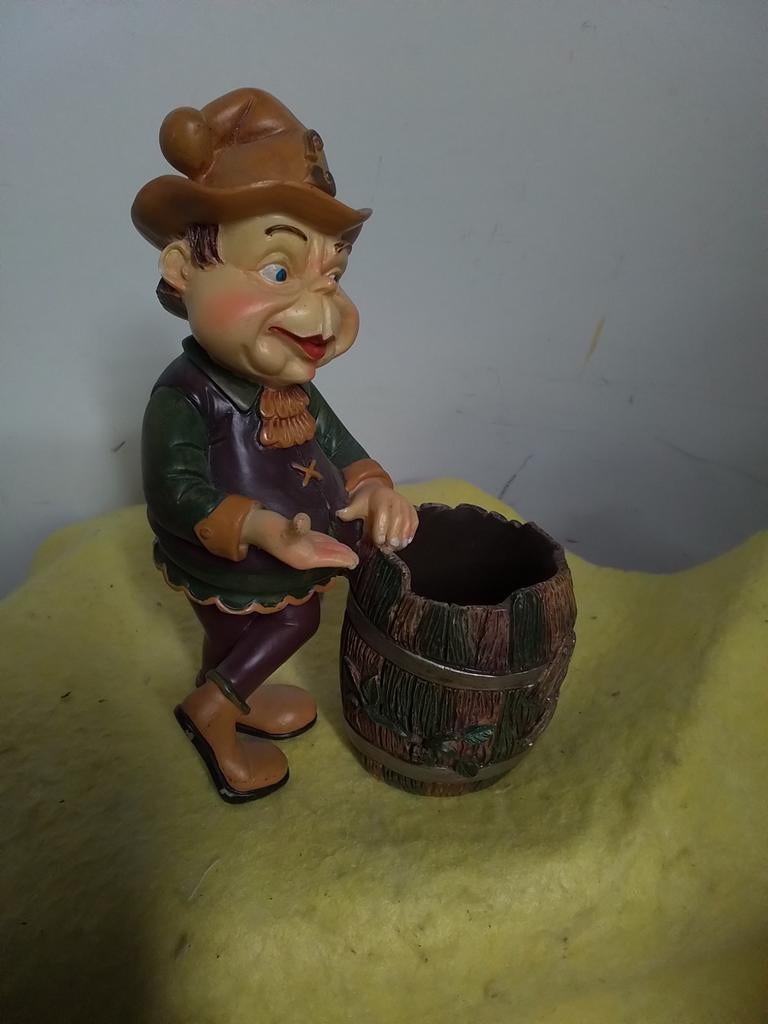 5160) EFTELING  mooie laaf met ton, Verzamelen, Ophalen of Verzenden, Zo goed als nieuw, Beeldje of Poppetje