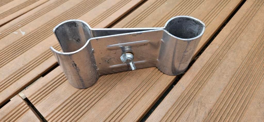 Neuswiel klem dissel voor bevestigen droogmolen, Ophalen