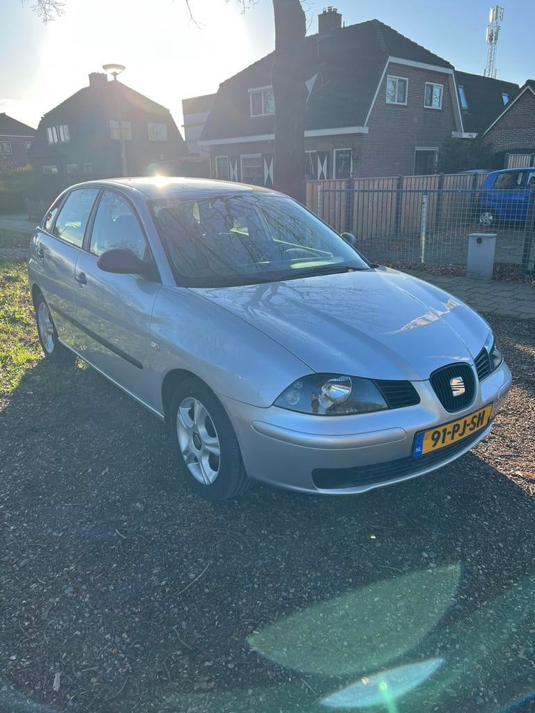 Seat Ibiza 1.4 16V 55KW 2004 Grijs, Auto's, Seat, Voorwielaandrijving, 15 km/l, Ibiza, Origineel Nederlands