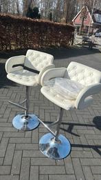 Barkrukken wit, 2 krukken, Ophalen, 60 tot 90 cm