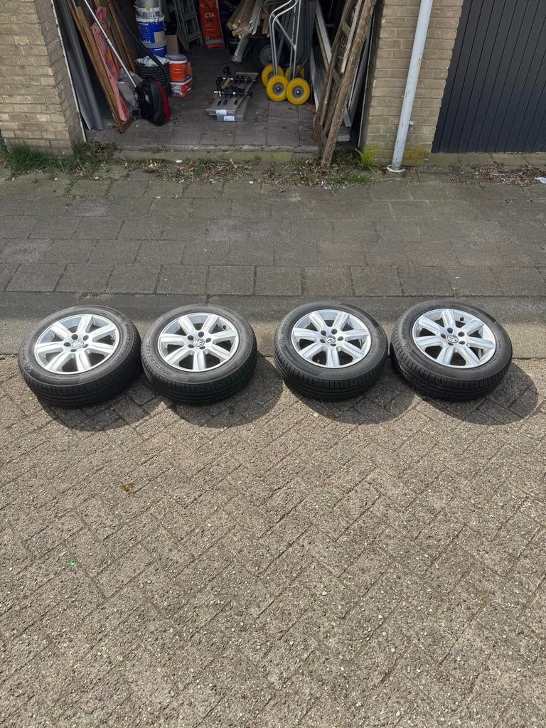Lichtmetalen velgen VW Polo 6R met zomerbanden, Auto-onderdelen, Banden en Velgen, Ophalen, Gebruikt, 15 inch, Banden en Velgen