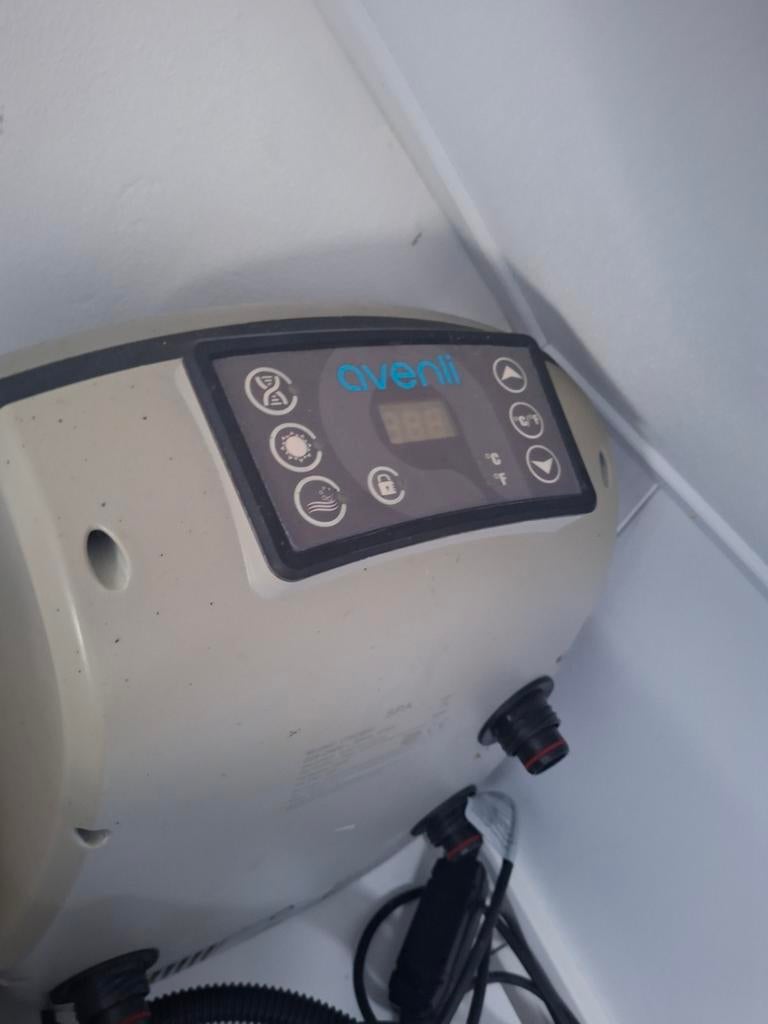 Jacuzzi pomp werkend - Avenli Spa, Tuin en Terras, Bubbelbaden en Hottubs, Ophalen of Verzenden, Gebruikt, Pomp, Opblaasbaar