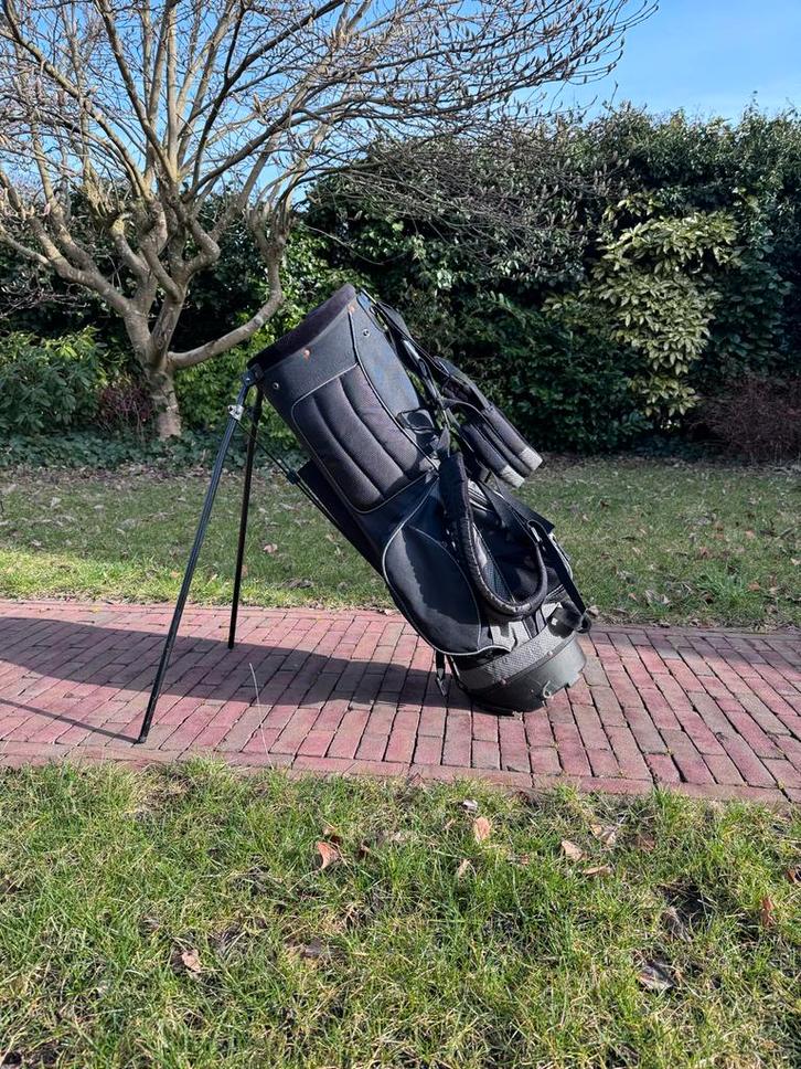 Zwarte golftas met standaards - Gebruikt, Sport en Fitness, Golf, Gebruikt, Tas, Overige merken, Ophalen
