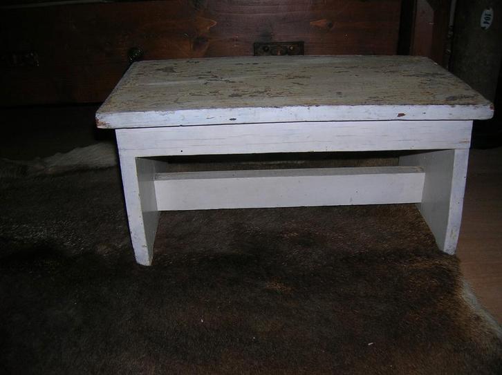 oud opstapje vensterbankje 40 x 22 cm., Antiek en Kunst, Curiosa en Brocante, Ophalen of Verzenden