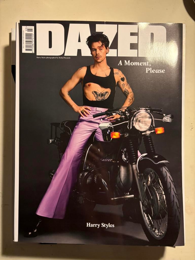 Harry Styles DAZED, Verzenden