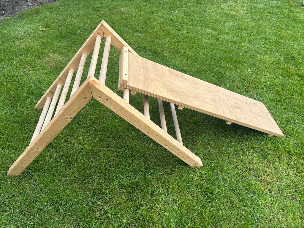 Houten speeltoestel met klimrek en glijbaan, Kinderen en Baby's, Speelgoed | Buiten | Speeltoestellen, Ophalen, Gebruikt, Glijbaan