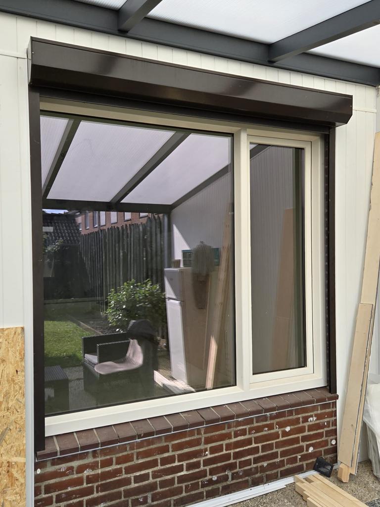 Kunstofkozijnen, groot raam en deur met zij/bovenlicht., Doe-het-zelf en Verbouw, Kozijnen en Schuifpuien, Zo goed als nieuw, Raamkozijn