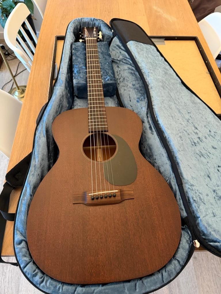 Martin 0015m met k&K pure mini, Muziek en Instrumenten, Snaarinstrumenten | Gitaren | Akoestisch, Zo goed als nieuw, Western- of Steelstringgitaar