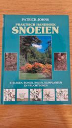P. Johns - Praktisch handboek snoeien, Boeken, Ophalen, Zo goed als nieuw, Bloemen, Planten en Bomen, P. Johns