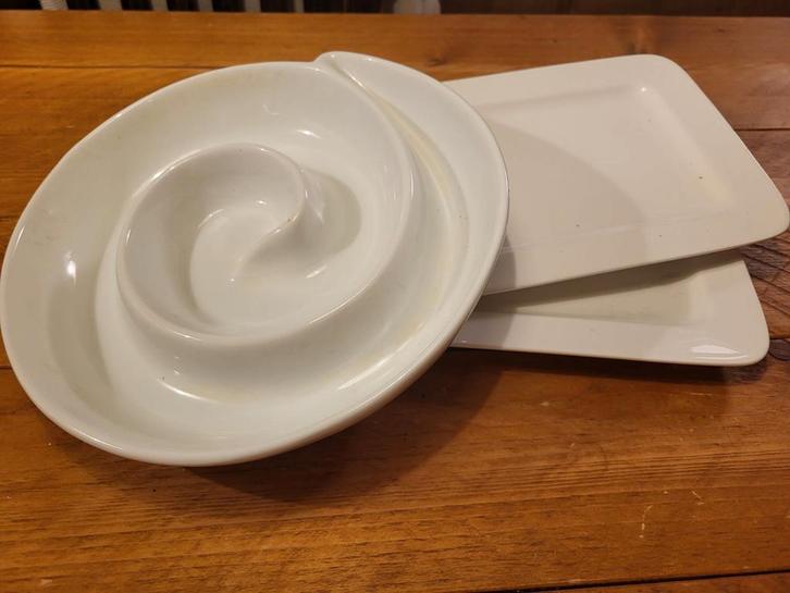 Tapas set: 2 rechthoekige bordjes en ronde schaal, Huis en Inrichting, Keuken | Servies, Gebruikt, Bord(en), Effen, Keramiek, Ophalen